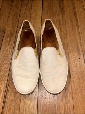 Penelope Chilvers Cream Slip-On Shoes with Gold Trim Size 9/39